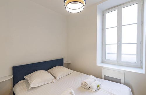 Laval Apartment | L'artiste - Appartement à 300m de la gare de Laval