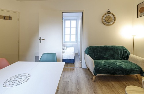 Laval Apartment | L'artiste - Appartement à 300m de la gare de Laval