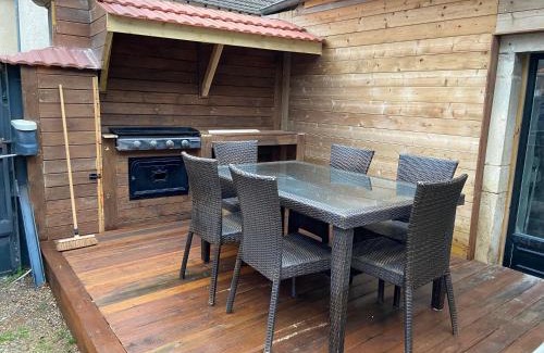 Corcelles-les-Arts House | L Arts de Vivre