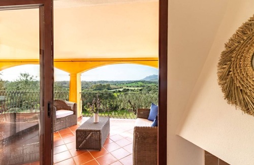 Bari Sardo Apartment | L'Asfodelo, situated on a hill