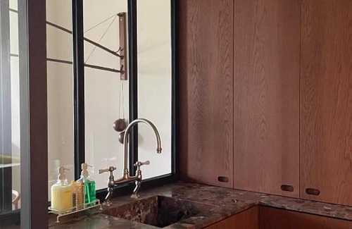 Quartier de Rochechouart Apartment | L'Atelier 35 with view of Montmartre