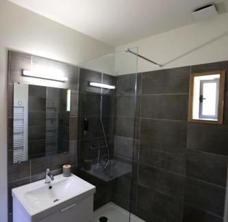 Pont-d'Ain Apartment | L'atelier casse-noisettes-gitesdanslain