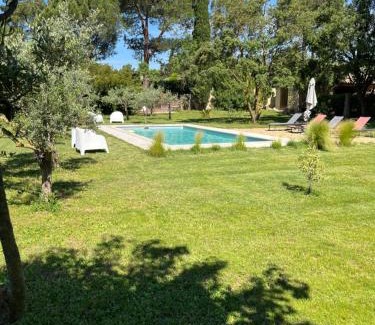 Cabrieres-d'Avignon Apartment | L'Atelier de la Baronnie - Lubéron