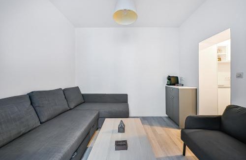 Porte de Clichy Apartment | L'Atelier Secret - Batignolles - Métro - Paris 17