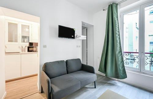 Porte de Clichy Apartment | L'Atelier Secret - Batignolles - Métro - Paris 17