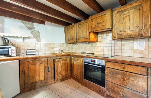 Annecy Old Town Apartment | L'Atypique au bord du Thiou