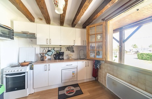 Torce-Viviers- en-Charnie House | L'Aubepine - Gite avec piscine et jacuzzi