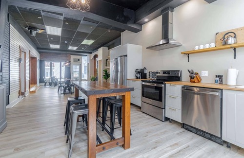 Ste Anne de Beaupre House | L'Auberge Saint-Anne-Billard Spa