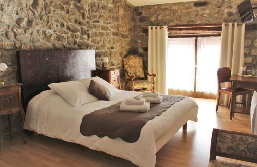 Montpezat-sous-Bauzon Hotel | L'Auberge De Montpezat
