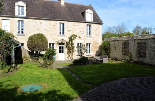 Cairon House | L'auberge du Lavoir, Maison en Pierres Avec Jardin