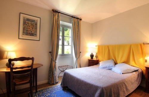 Saint-Cirq-Lapopie Hotel | L’Auberge du Sombral