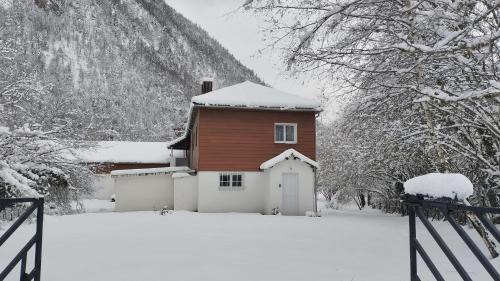 Eaux-Bonnes Apartment | L' Aubisque