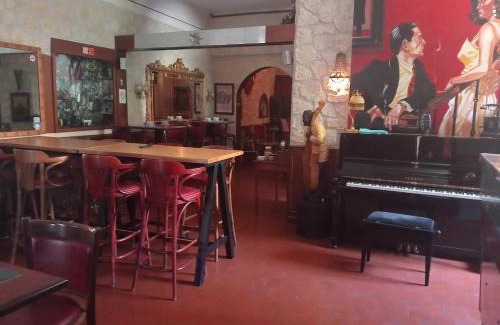 Saint-Amand-Montrond Hotel | l'authentique