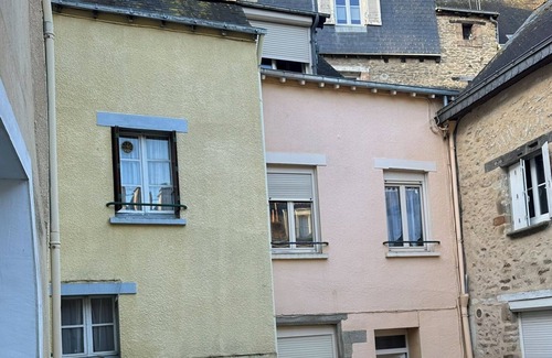 Laval Apartment | L'authentique Lavallois