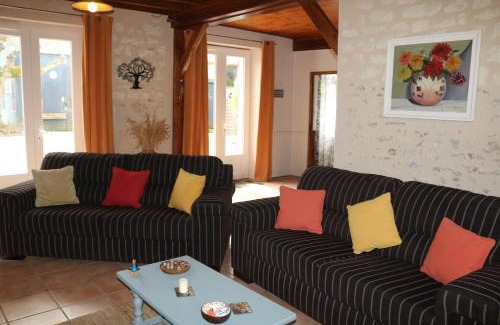 Faverolles Bed & Breakfast | L'autre Monde Chambres D'hôtes