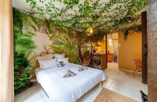 Vierzon Apartment | L'aventurier - Jacuzzi Lounge & Massage