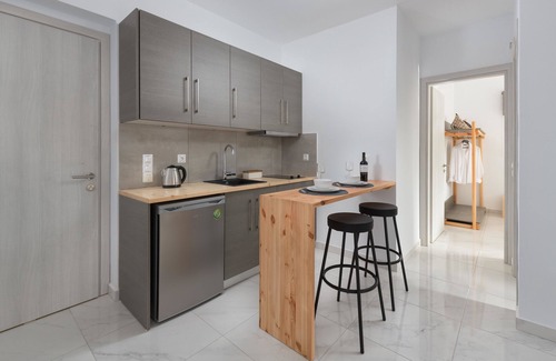 Petaloudes House | L&C Boutique Apartments