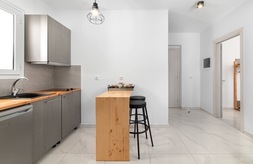 Petaloudes House | L&C Boutique Apartments
