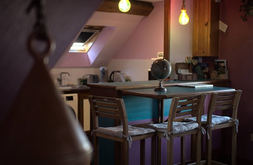 Bourroches Apartment | "L'écluse" stopover between the port and the city.