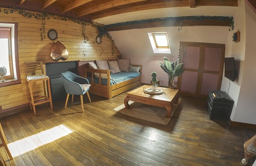 Bourroches Apartment | "L'écluse" stopover between the port and the city.