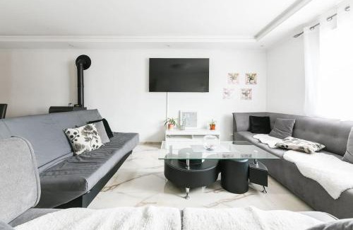 Les Mureaux Apartment | L'Elégante Etoile Parisienne avec Terrasse - Proche Gare et Seine