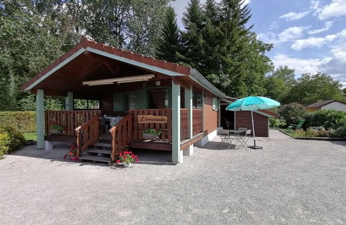 Pont-de-Poitte Ski Chalet | L'Emeraude, for relaxing and hiking among the lakes and waterfalls of the Jura region