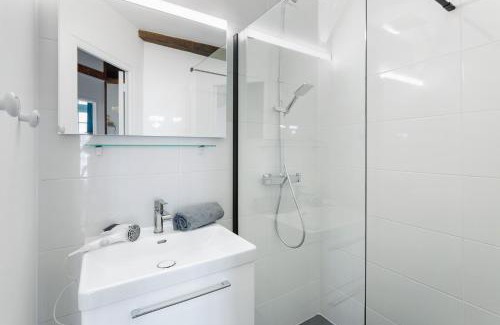 Decre-Cathedrale Apartment | L'Emery - Central & Confortable