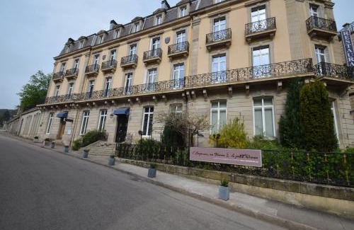 Plombieres-les-Bains Apartment | L'Empereur, sa Femme et le petit Prince