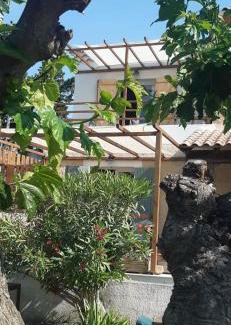 Aramon House | L'EN HAUT