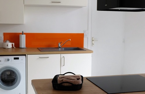 Le Vivier-sur-Mer House | L'Entre 2, bright, quiet, south-facing walled garden, village center, 3 minutes from the GR34