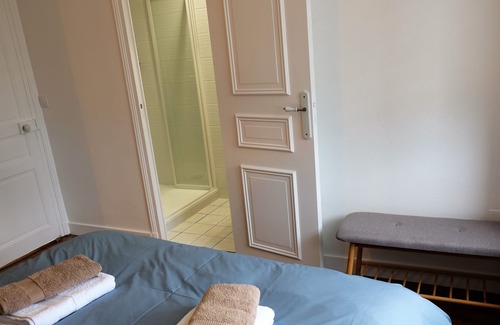 Le Vivier-sur-Mer House | L'Entre 2, bright, quiet, south-facing walled garden, village center, 3 minutes from the GR34