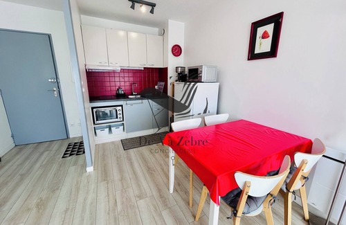Rochefort Apartment | L'ENTRE 2 ILES - 3-star studio in the center of town.