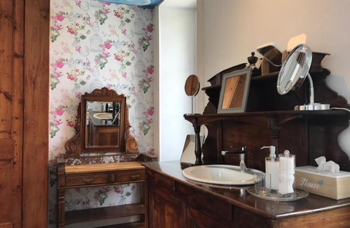 Saint-Vaast-la-Hougue Bed & Breakfast | L'Ermitage
