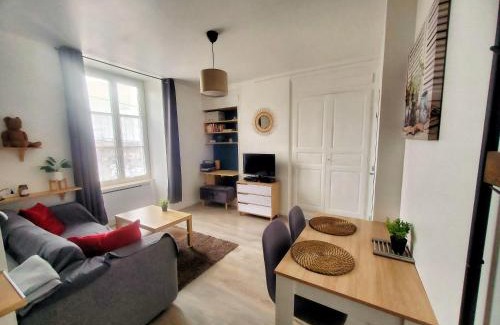 Nogent-le-Rotrou Apartment | L'escale cosy - Idéal Pro & Couple - Gare à 5 mn - Wifi - Parking gratuit
