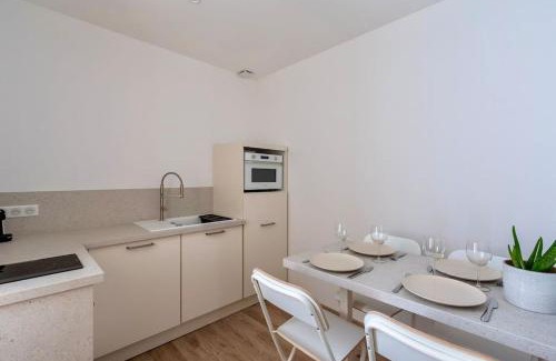 Le Mourillon Apartment | L'escale Mourillon - Plage, Balnéo & Soleil