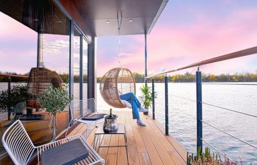 Sandrancourt Boat Rental | L'Escale Royale Saint-Martin-la-Garenne Port Ilon - Seine - Giverny