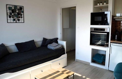 Courseulles-sur-Mer Apartment | L'Escale - Studio with loggia in the city center