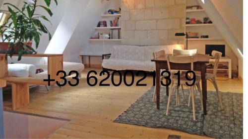 Old Town Apartment | L Escalier ROUGE