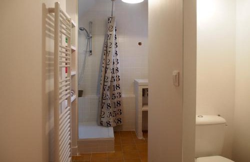 Old Town Apartment | L Escalier ROUGE