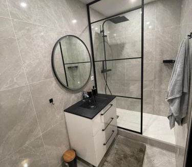 Henriville Apartment | L'escapade avec salle de sport