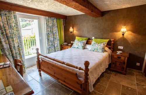 Le Pradet Hotel | L' Escapade Hôtel & Restaurant