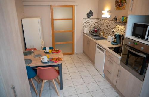 Montelimar Apartment | L'Escapade-Spacieux -Climatisation-Centre Ville
