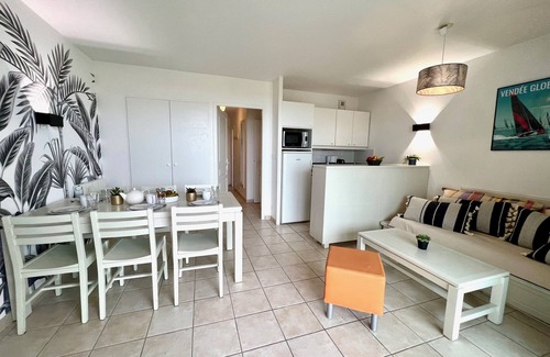 Chateau-d'Olonne Apartment | L'Estran Sea View Apartment! Residence with Pool