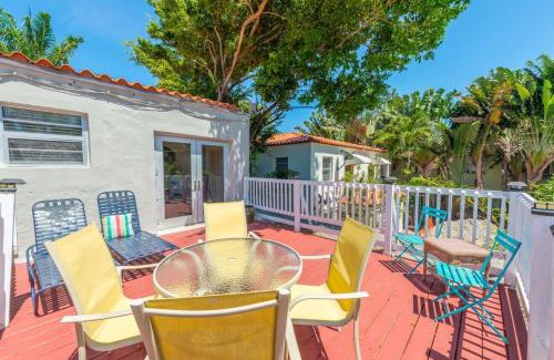 South Beach Apartment | L'Etoile Apartments Part of the Oasis Casita Collection