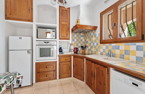 Le Bar-sur-Loup Apartment | L'Eugénie - appt climatisé vue montagne