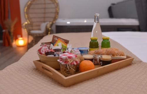 Prinquiau Hotel | L'Evasion chambre LAOS avec Jacuzzi privatif
