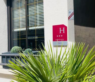 Caen City Centre Hotel | L'Hôtel Bristol