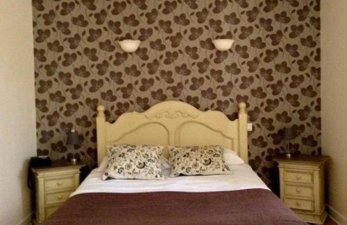 Aubeterre-sur-Dronne Hotel | L'Hôtel du Périgord