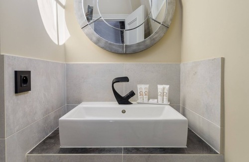 Asnieres-sur-Seine Bed & Breakfast | L'Hôtel Particulier