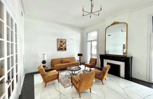 Nimes City Centre Apartment | L'Haussmann' Nîmes, downtown